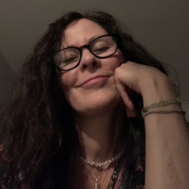 Miss White Spider Arts